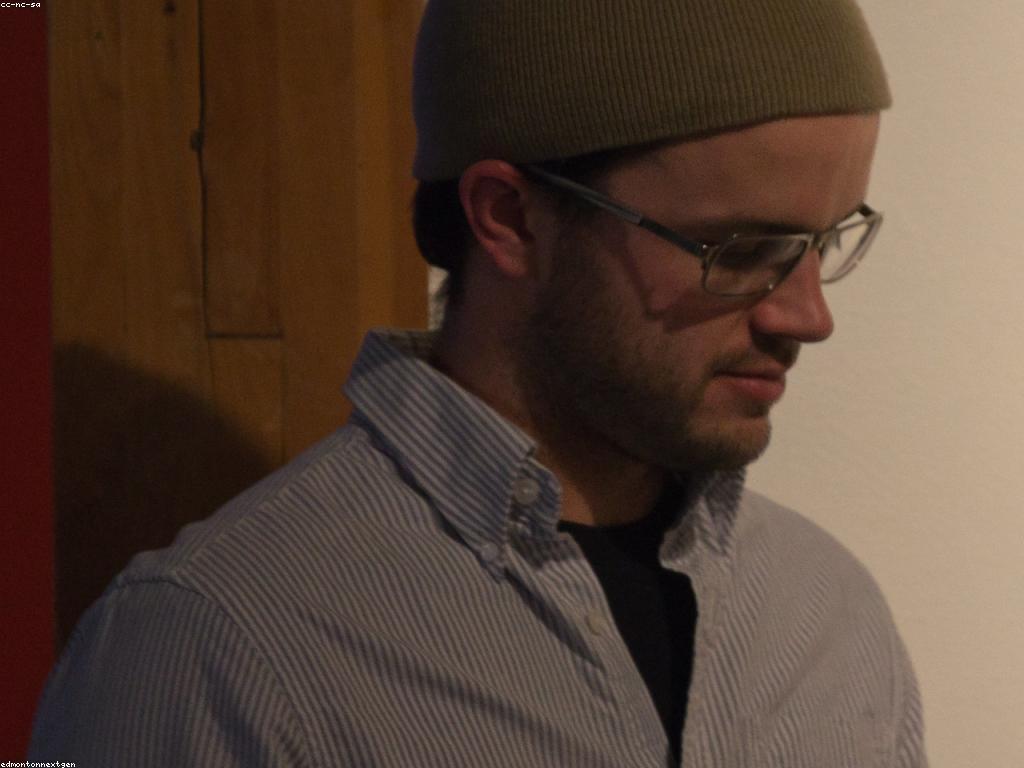 សេវាកម្មដកលុយ: ការប្រើប្រាស់និងដំណើរការប្រព័ន្ធ