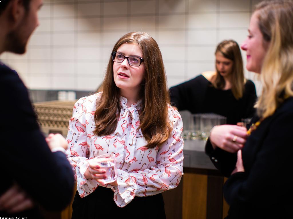 ការបង្កើតអត្ថបទចំណេះដឹងថ្មី: ការស្វែងយល់និងសមត្ថភាព